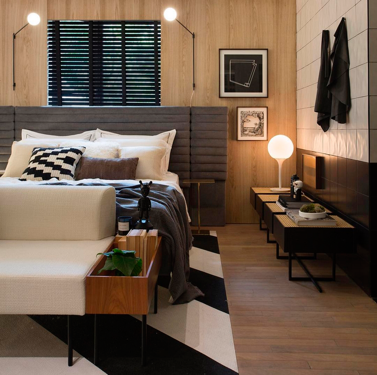 quarto-para-homens; quarto-masculino; quarto-escuro; quarto-preto; quarto-cinza; cabeceira-de-cama-em-couro; quarto-industrial