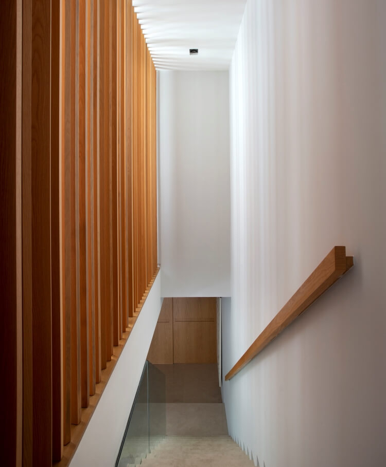 cobertura-linear; decoração-de-cobertura; sala-integrada; varanda-integrada; madeira-na-decoração 
